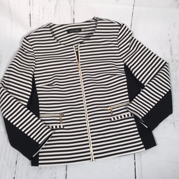 Ivanka Trump Jackets & Blazers - Ivanka Trump Blazer! Size 8.  Like new!